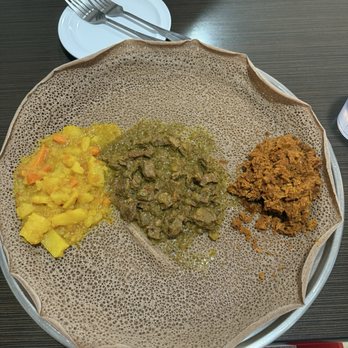 Mahi's Ethiopian Kitchen - Ethiopian Sample Platter Feeds 1 Dinich Alicha  Sega Alicha Wot Yasimir Wot - Ethiopian Near Me - Columbia, Missouri