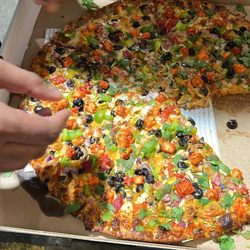 Cambridge Pizza - Tandoori paneer pizza