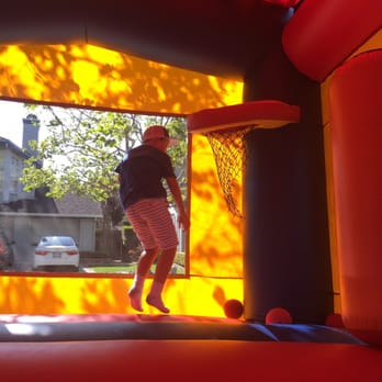EJ Jumpers - Super jumpy with basketball! - Party Supplies Near Me EJ Jumpers - Super jumpy with basketball! - Party Supplies Near Me