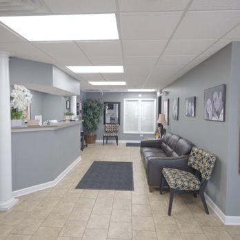 Randy Halihan, DDS - Waiting area - General Dentistry Near Me - Crystal Lake, Illinois Randy Halihan, DDS - Waiting area - General Dentistry Near Me - Crystal Lake, Illinois