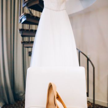 Bella Bianca Bridal Couture - Bridal Near Me - Oakbrook Terrace, Illinois Bella Bianca Bridal Couture - Bridal Near Me - Oakbrook Terrace, Illinois
