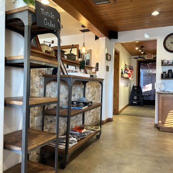 Mountain Coffee House - Coffee & Tea Near Me - Tehachapi, California