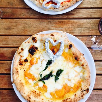 La Pizza Rossopomodoro - Gialli e mozzarella - Pizza Near Me - Munich, BY La Pizza Rossopomodoro - Gialli e mozzarella - Pizza Near Me - Munich, BY