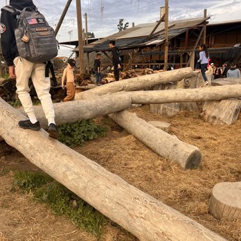 Ruhstaller Farm - Outdoor area obstacles for kids to climb - Breweries Near Me - Dixon, California Ruhstaller Farm - Outdoor area obstacles for kids to climb - Breweries Near Me - Dixon, California