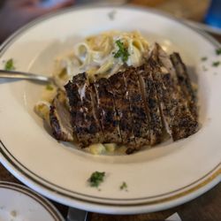 Cafe Sicilia - Fettuccine Alfredo with chicken