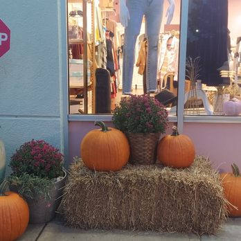 Peake Chic - Women's Clothing Near Me - Chesapeake, Virginia