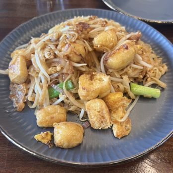 Brockton Beer Company - Tofu Pad Thai Noodles - Brewpubs Near Me - Brockton, Massachusetts