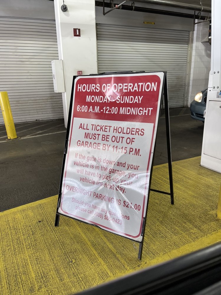 MAUNAKEA MUNICIPAL PARKING Updated May 2024 12 Photos & 12 Reviews 106A N King St