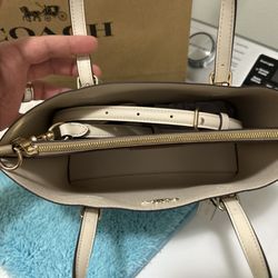 Inside of purse (it comes with a strap)