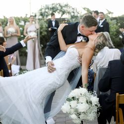 Elegant Events Media - The perfect kiss and dip pose!