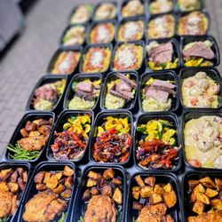 Seared Pink - Grab and go meals for Intuit. Cooked fresh and delivered chilled or hot and ready.