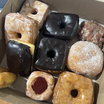 donut savant - Variety, first time here. - Donuts Near Me - Oakland, California donut savant - Variety, first time here. - Donuts Near Me - Oakland, California