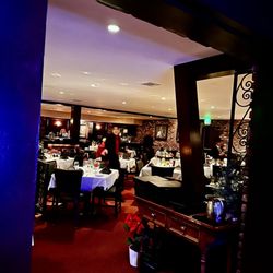 Empress Hotel La Jolla - Inside Manhattan's of La Jolla Dec 3, 2024