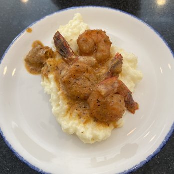 Savannah Taste Experience - Shrimp and grits from 22 square - Food Tours Near Me - Savannah, Georgia Savannah Taste Experience - Shrimp and grits from 22 square - Food Tours Near Me - Savannah, Georgia