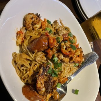 Yard House - New American Near Me - Austin, Texas