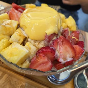Pine & Crane DTLA - Fruit Shaved Ice - Taiwanese Near Me - Los Angeles, California Pine & Crane DTLA - Fruit Shaved Ice - Taiwanese Near Me - Los Angeles, California