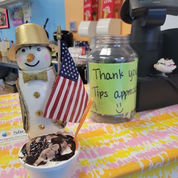 Scoops Ice Cream Parlor - Ice Cream & Frozen Yogurt Near Me - Pigeon Forge, Tennessee Scoops Ice Cream Parlor - Ice Cream & Frozen Yogurt Near Me - Pigeon Forge, Tennessee