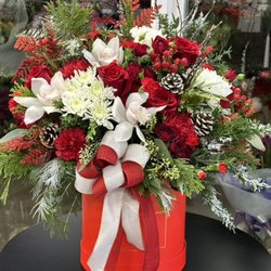 Awesome Blossom Flowers & Gifts - Christmas flower box