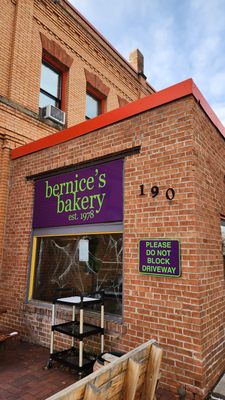 Bernice's Bakery by null