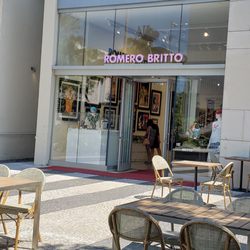 Romero Britto Fine Art Gallery - Storefront at 1100 Lincoln Rd