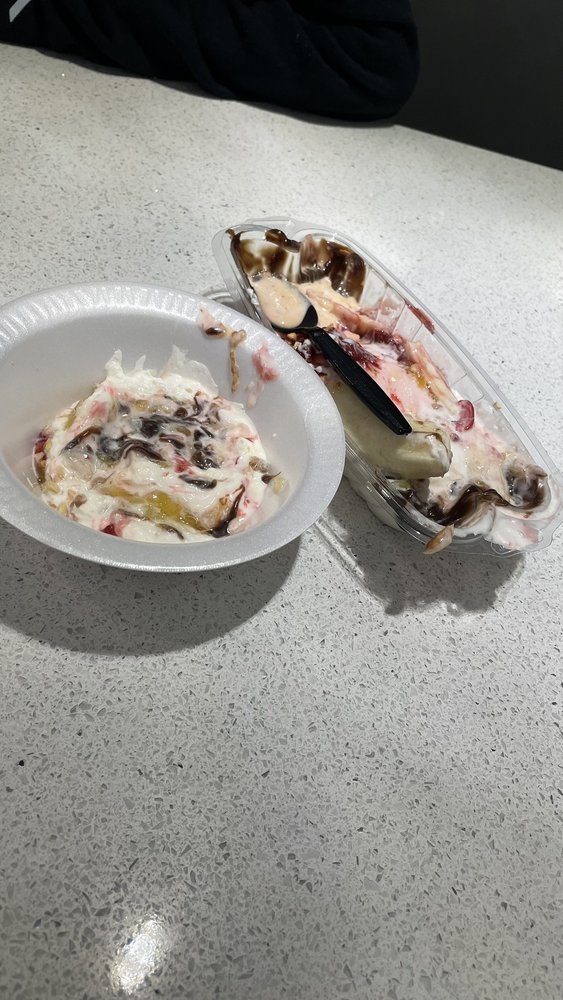 ROYAL SCOOP HOMEMADE ICE CREAM BERKSHIRE COMMONS Updated May 2024