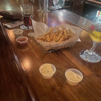 Rudys - Belgium fries - Dive Bars Near Me - New Haven, Connecticut