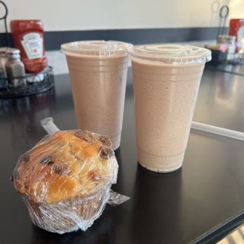 Fuel Your Body Cafe - Chocolate 22 Oz. Protein Shake - Breakfast & Brunch Near Me - Hicksville, New York