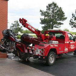 Greg's Too - If you need a vehicle of any type moved, we're here to help, 24 hours a day.
