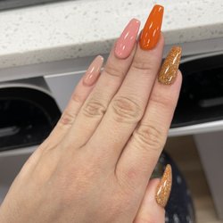 Charm Nails & SPA - Power gel and extensions