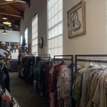 Full Circle Thrift - Thrift Stores Near Me - Altadena, California