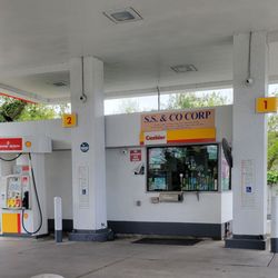 Alvarado Niles Shell - Booth