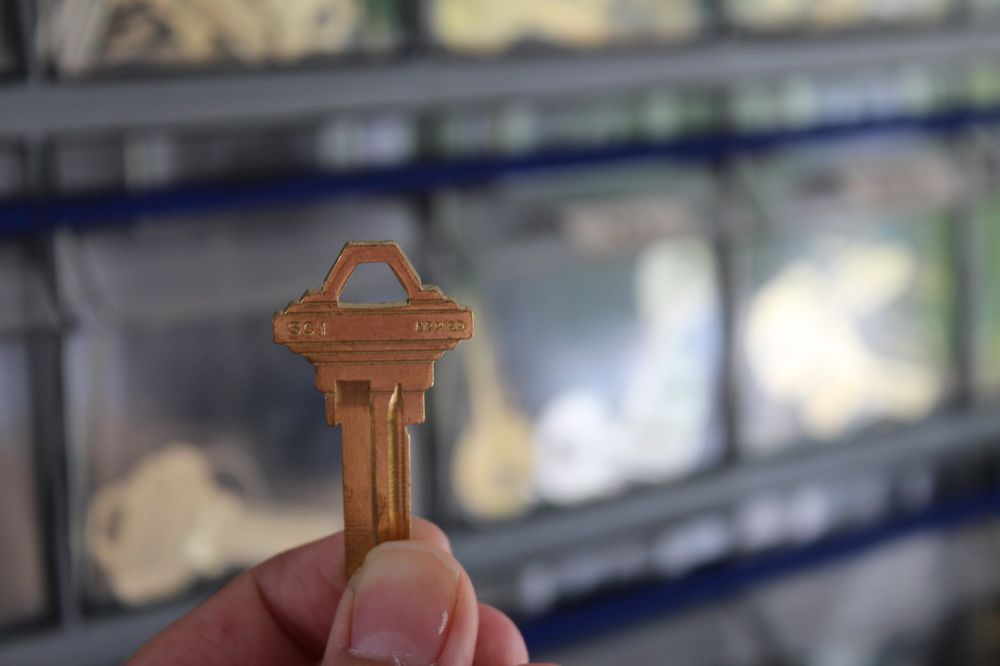 THE LOCK LADY Updated September 2024 Carbondale, Illinois Keys