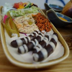The Hummusapiens - Makani Plate