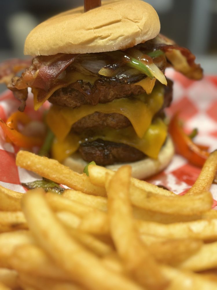 Kennys Hwy 198 Diner Logo