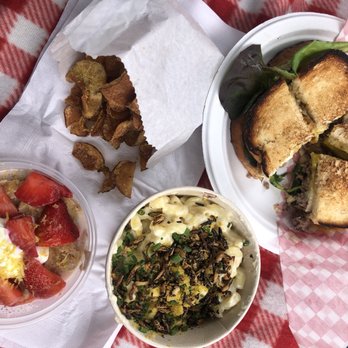 Dad's Luncheonette - Hamburger, Mac n cheese w puffed rice, potato chips, strawberry "pie" - New American Near Me - Half Moon Bay, California Dad's Luncheonette - Hamburger, Mac n cheese w puffed rice, potato chips, strawberry "pie" - New American Near Me - Half Moon Bay, California
