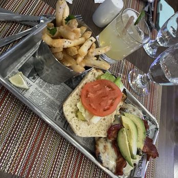 Hilton Garden Inn Riverhead - Chicken sandwich. - Hotels Near Me - Riverhead, New York