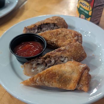 Craft Hall - Brisket Cheesesteak Egg Rolls - Brewpubs Near Me - Philadelphia, Pennsylvania Craft Hall - Brisket Cheesesteak Egg Rolls - Brewpubs Near Me - Philadelphia, Pennsylvania