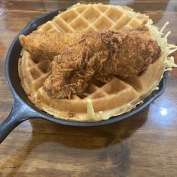 Pine Street Eats & Sweets - Chicken & Waffles - Breakfast & Brunch Near Me - Tomball, Texas