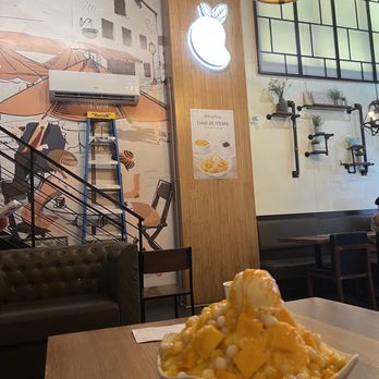 Mango Mango Dessert - Shaved ice--it's big! Probs ok to share 4-6 or two fluffy hungry people - Desserts Near Me - Philadelphia, Pennsylvania Mango Mango Dessert - Shaved ice--it's big! Probs ok to share 4-6 or two fluffy hungry people - Desserts Near Me - Philadelphia, Pennsylvania