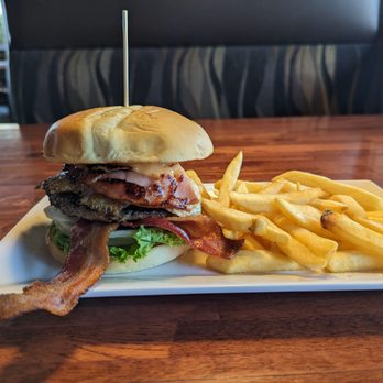 Buzz Inn Steakhouse - Farmers Burger with fried egg & ham. - Steakhouses Near Me - Ellensburg, Washington
