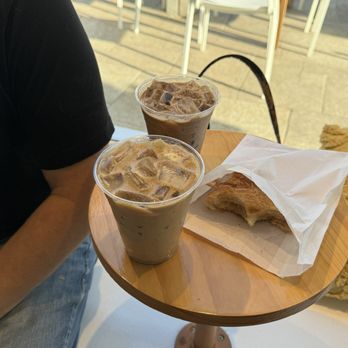 Jedidiah Coffee - Honey latte, mocha latte - Coffee & Tea Near Me - Laguna Beach, California