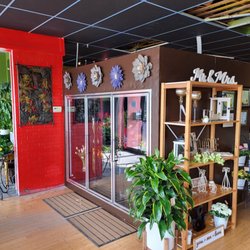Martin the Flower Guy - Foyer and Cooler