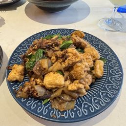 PAD SEE-EW with crispy tofu PAD SEE-EW with crispy tofu