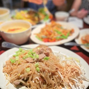 Mali Thai Cuisine - Pad Thai with beef - Thai Near Me - Tukwila, Washington Mali Thai Cuisine - Pad Thai with beef - Thai Near Me - Tukwila, Washington