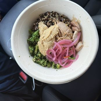 The Hive - Superfood Eats - Chicken BYO Warm Bowl - Cafes Near Me - Los Angeles, California The Hive - Superfood Eats - Chicken BYO Warm Bowl - Cafes Near Me - Los Angeles, California