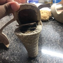 Shoe Expo - Broken shoe