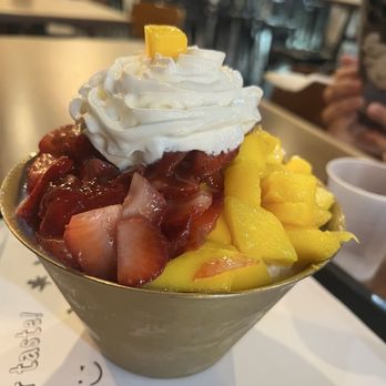 Sul Bing Su - ChungChun - Strawberry and mango bing su - Desserts Near Me - Houston, Texas Sul Bing Su - ChungChun - Strawberry and mango bing su - Desserts Near Me - Houston, Texas