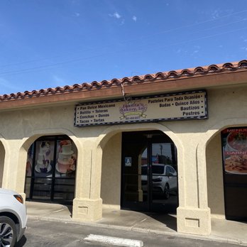 Juanita's Bakery - the entrance to the restaurant - Bakeries Near Me - Delano, California