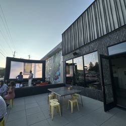 Ty's Taco-ria - Outdoor music
