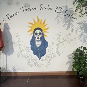 Plantiitas - Interior - Home Decor Near Me - Long Beach, California Plantiitas - Interior - Home Decor Near Me - Long Beach, California